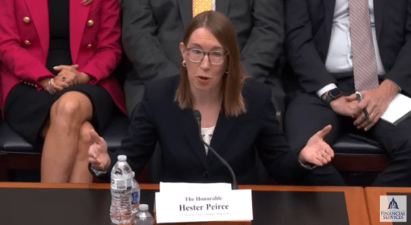 Генслера назвали самым «деструктивным» председателем Комиссии по ценным бумагам и биржам перед слушаниями в Конгрессе Генслера назвали самым «деструктивным» председателем Комиссии по ценным бумагам и биржам перед слушаниями в Конгрессе